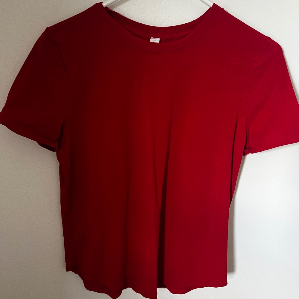 Lululemon tee